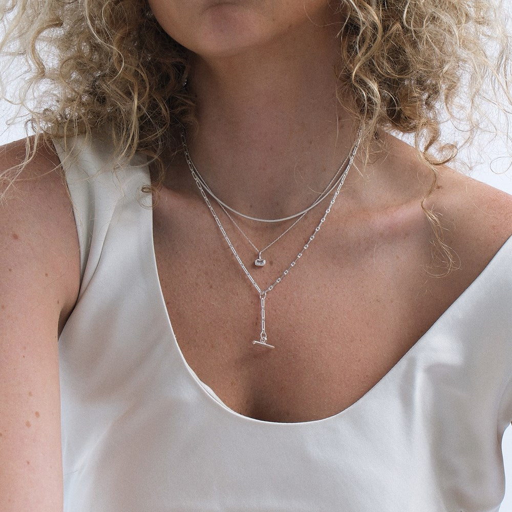 Requisite T-Bar Necklace