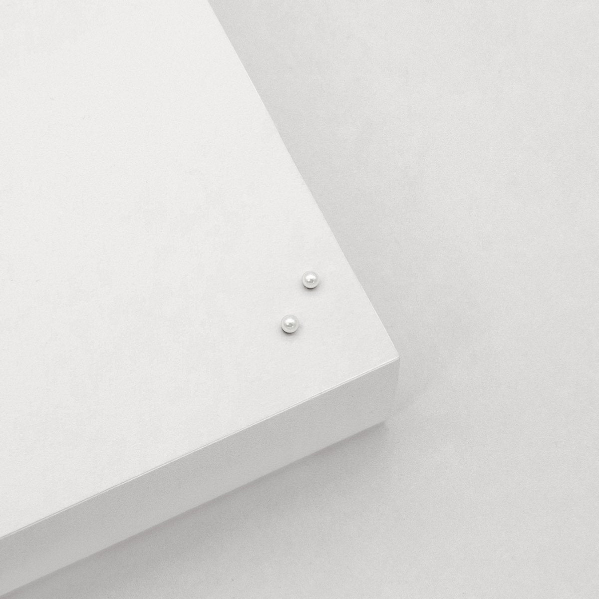 3mm Freshwater Pearl Stud Earrings Silver Front