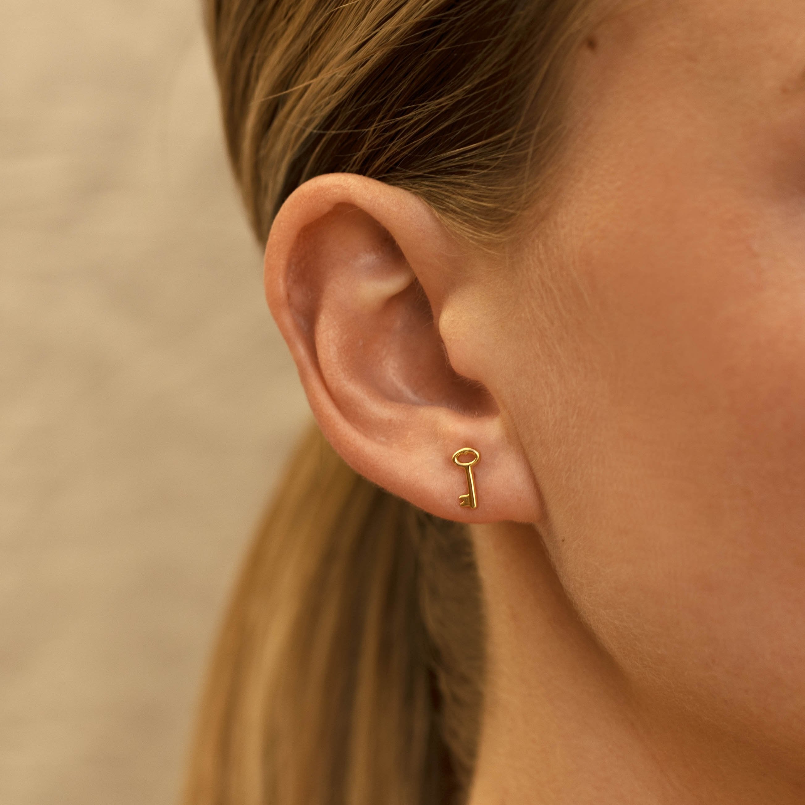 Key Stud Earrings Gold Detailed
