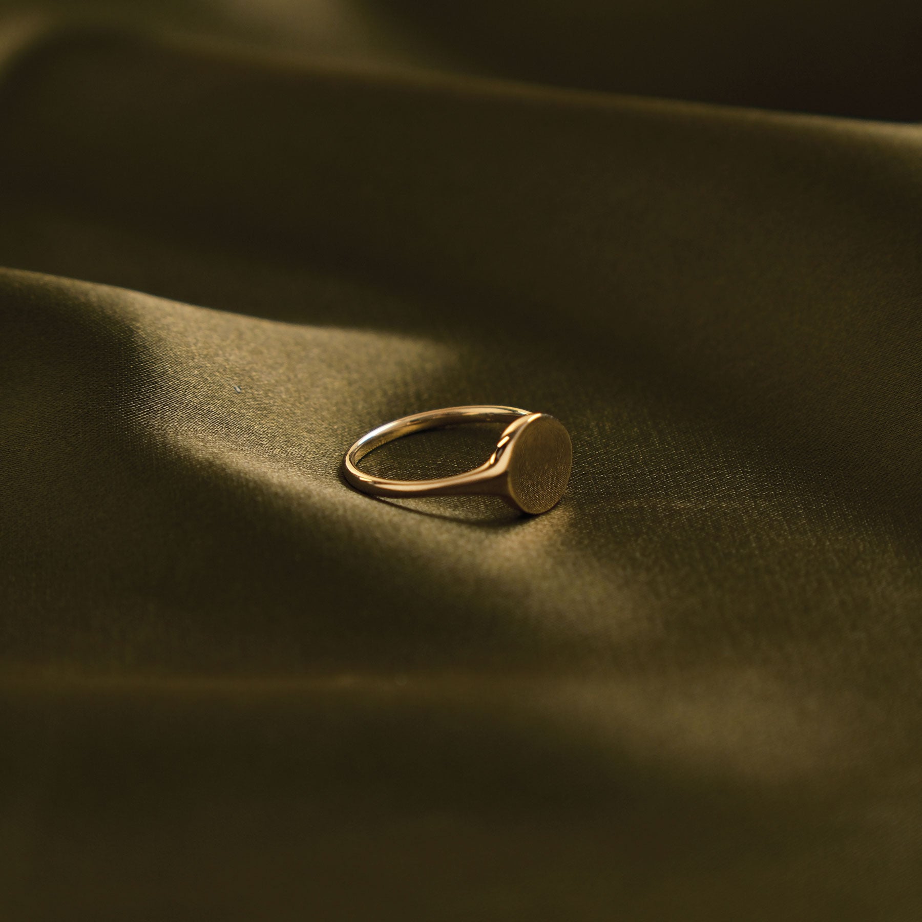 Signet Ring - 9k Solid Gold