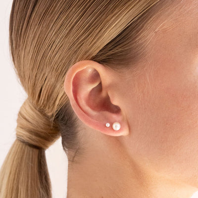 3mm Freshwater Pearl Stud Earrings Silver Detailed